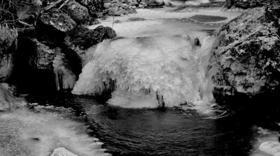 Et au milieu coule le Givre / © Philippe Larroudé Et au milieu coule le Givre / © Philippe Larroudé